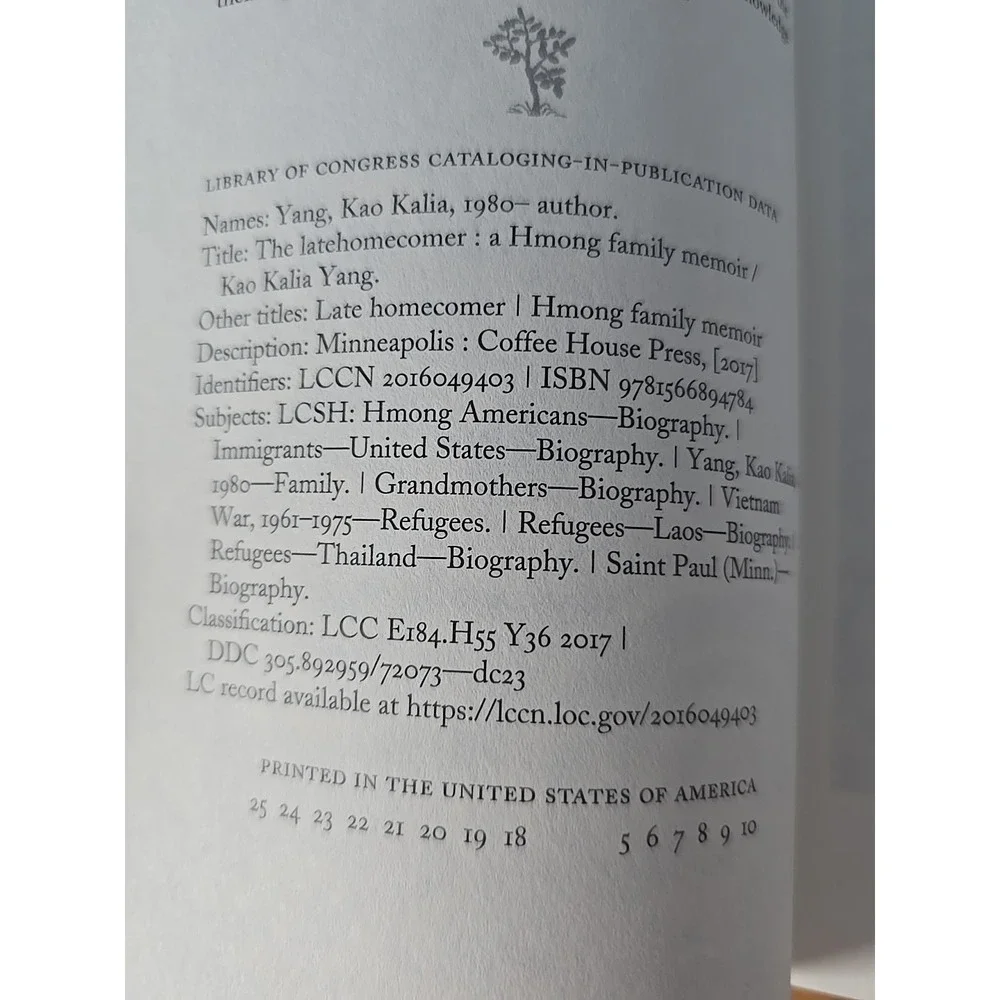 The Latehomecomer‎ : A Hmong Family Memoir Paperback Kao Kalia Yan